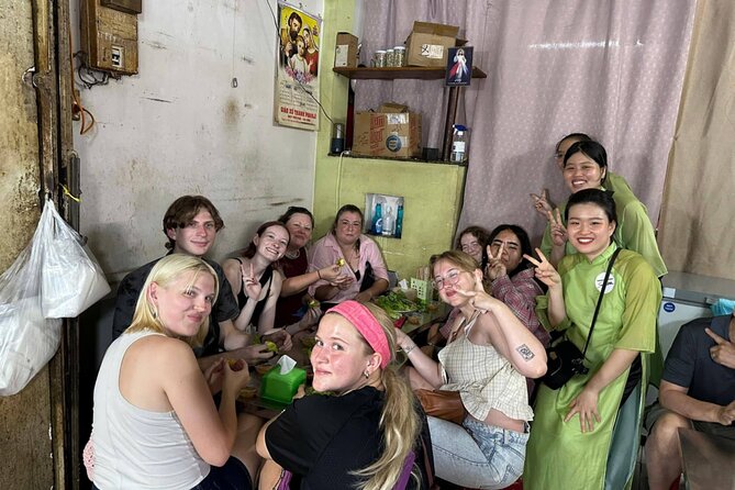 Ho Chi Minh City: Motorbike Street Food Tour with 12 Tastings - Stop five: sugarcane juice, jasmine tea, or local beer