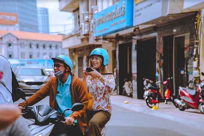 Ho Chi Minh City Motorbike Tour w Student + Safe + Fun - Opera House, City Hall, and Nguyen Hue Street