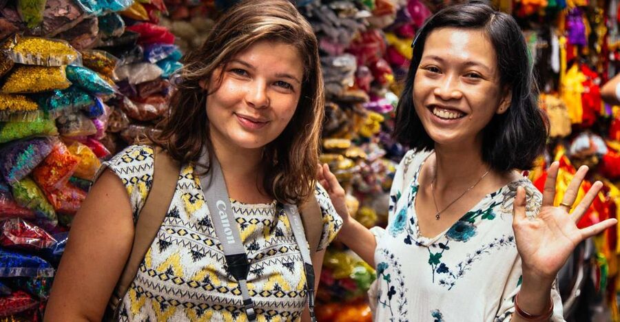 Ho Chi Minh City: Private City Tour Off the Beaten Track - Ba Chien Hau pagoda and the city’s spiritual side