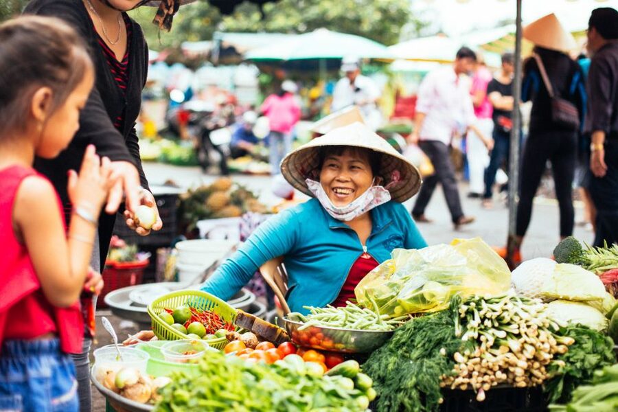 Ho Chi Minh City: Private City Tour Off the Beaten Track - Street art, old buildings, and small details