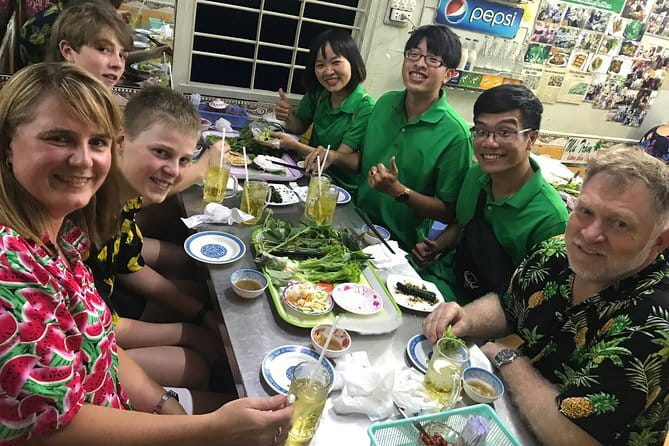 Ho Chi Minh City : Saigon Craft Beer & Local Food Tour By Scooter - Streetside food and craft beer at 120 Rạch Bùng Binh