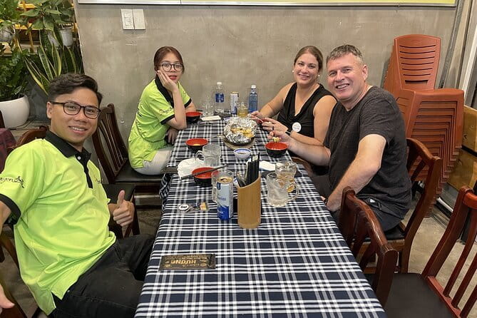 Ho Chi Minh City : Saigon Craft Beer & Local Food Tour By Scooter - Tasting local craft styles at the microbrewery