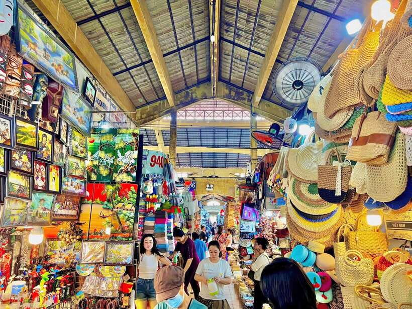 Ho Chi Minh City: Shopping Tour with Local Guide - Forty-five minutes at Saigon Square