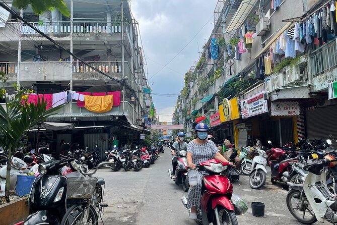 Ho Chi Minh City Sightseeing, midnight, Shopping tours by scooter - Guides, language, and the ride itself