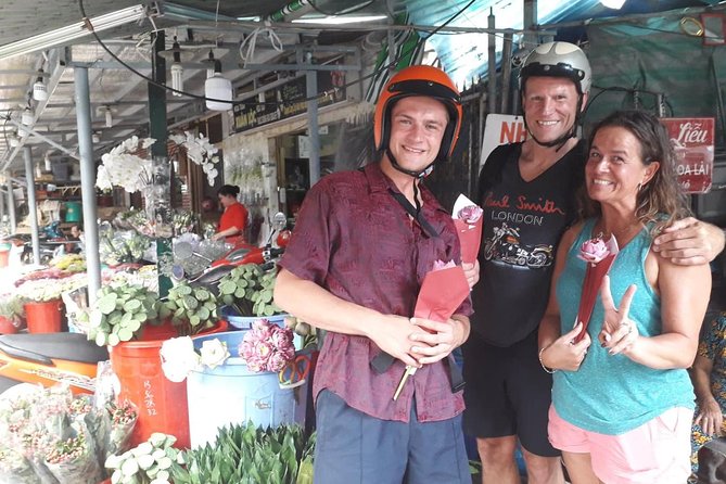 Ho Chi Minh City Sightseeing, nightlife Saigon, Local Markets - Inside Saigon’s 1968 apartment block