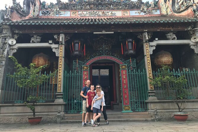Ho Chi Minh city Sightseeing or Midnight nightlife by motorbike - Nguyen Thien Thuat Apartment and older Saigon