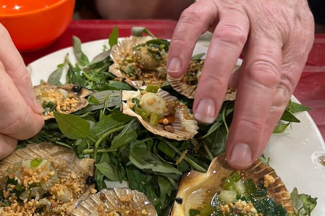 Ho Chi Minh City Sightseeing & Street Food Tasting Experience - Nguyen Thien Thuat Apartment Complex and old Saigon life