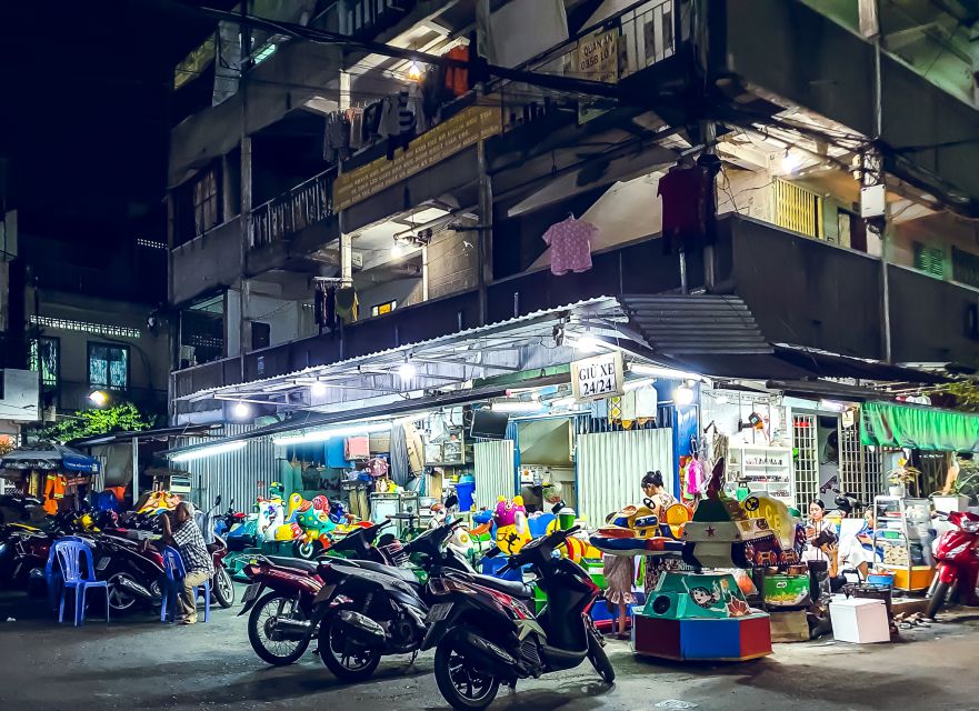 Ho Chi Minh City: Street Food and Sightseeing by Motorbike - Food stops that make the city easier to understand
