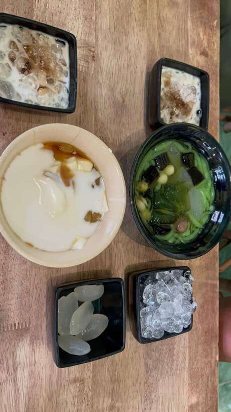 Ho Chi Minh City Street Food Private Tour By U.S.A Army Jeep - What the guide adds to the meal