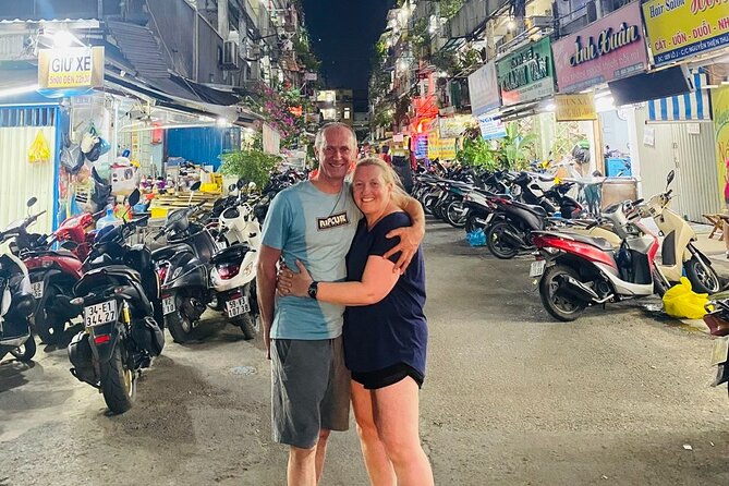 Ho Chi Minh City: Street Food & Sightseeing Tour with Local Guide - Why a scooter is the right way to see Saigon