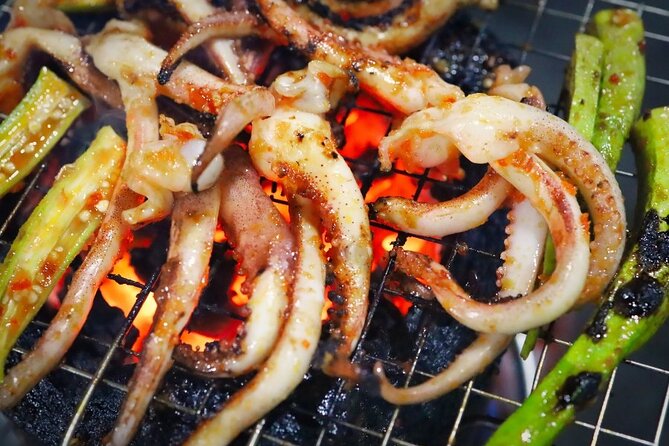 Ho Chi Minh City: Street Food & Sightseeing Tour with Local Guide - Trần Nhân Tôn ends with something sweet