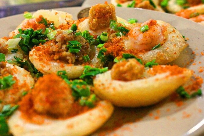 Ho Chi Minh City: Street Food & Sightseeing Tour with Local Guide - Safety, comfort, and the reality of city traffic