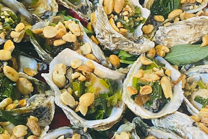 Ho Chi Minh City: Street Food & Sightseeing Tour with Local Guide - The private car option changes the experience
