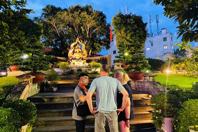 Ho Chi Minh City: Street Food & Sightseeing Tour with Local Guide - Ho Thi Ky Flower Market brings color and activity