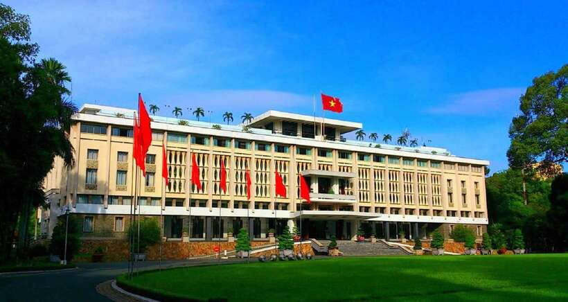 Ho Chi Minh City: Top Sightseeing Saigon Trip & History Tour - Reunification Palace and the end of South Vietnam