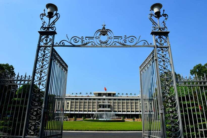 Ho Chi Minh City Tour with Colonial Heritage and Chinatown - The War Remnants Museum requires time and attention