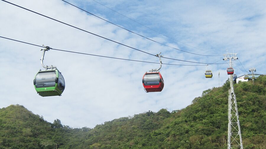 Ho Chi Minh City: Vung Tau Day Trip tour - Entering the White Palace on the hillside