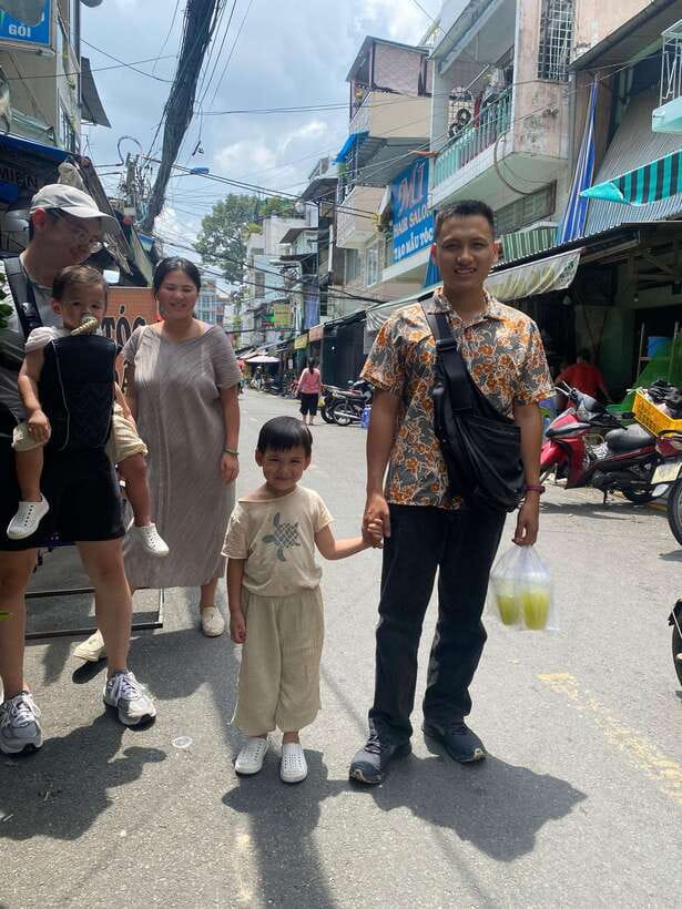 Ho Chi Minh City: Walking Food Tour with 13 Tastings - Who should book this food walk?