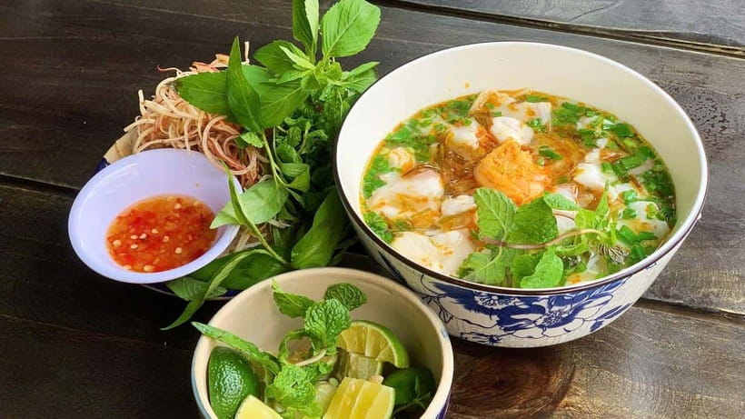 Ho Chi Minh City: Walking Food Tour with 13 Tastings - Districts 3, 10, and 5 by short walks and small stools