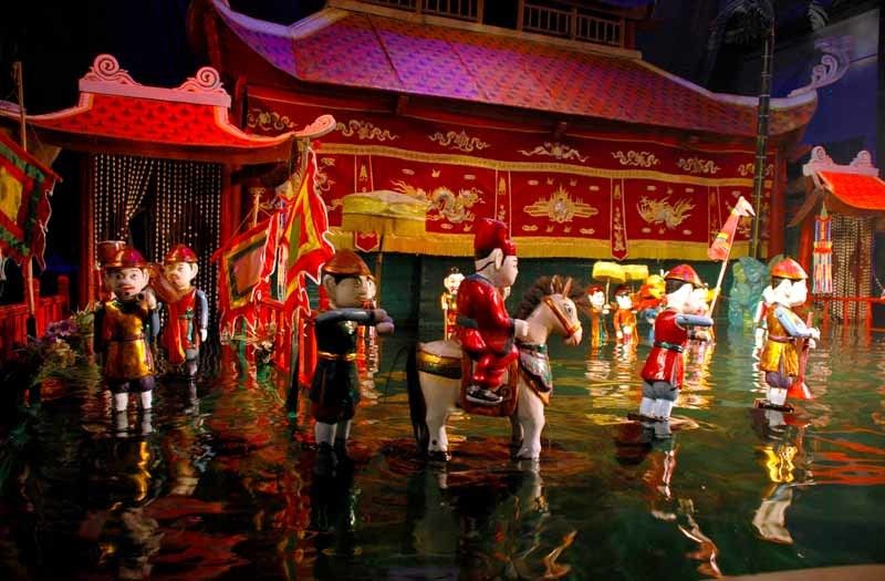 Ho Chi Minh City: Water Puppet Show and Dinner Cruise - Who will enjoy this evening most