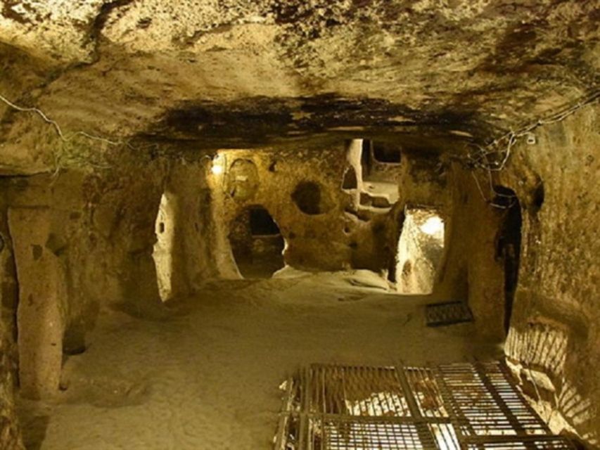 Ho Chi Minh: Discover Cu Chi Tunnels Half-Day Tour - Entering the underground tunnel world