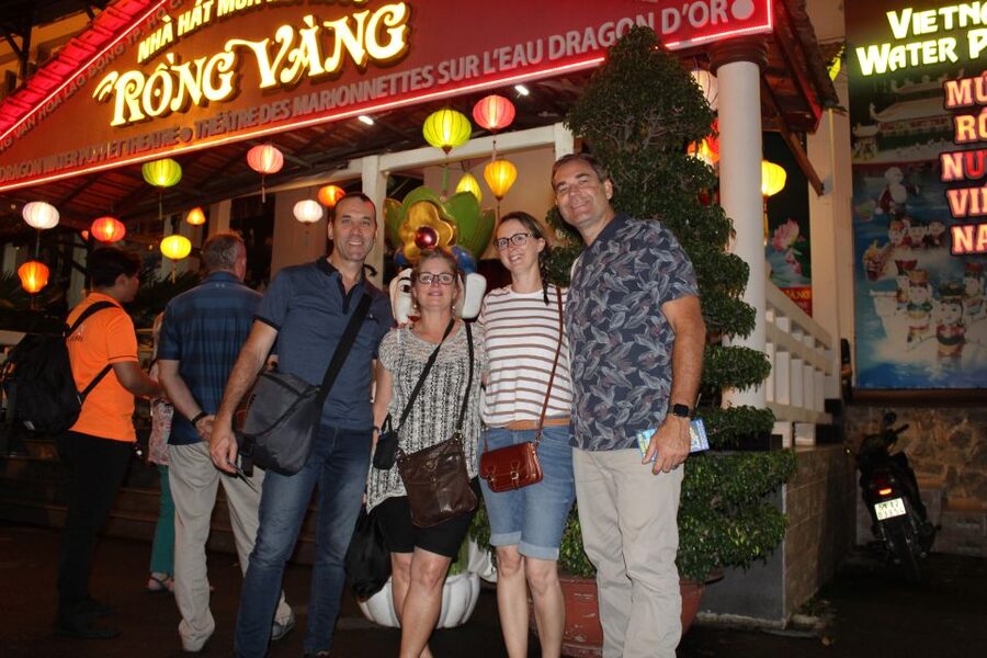 Ho Chi Minh: Evening Cultural Experience - Moving to the harbor at 7:15 PM