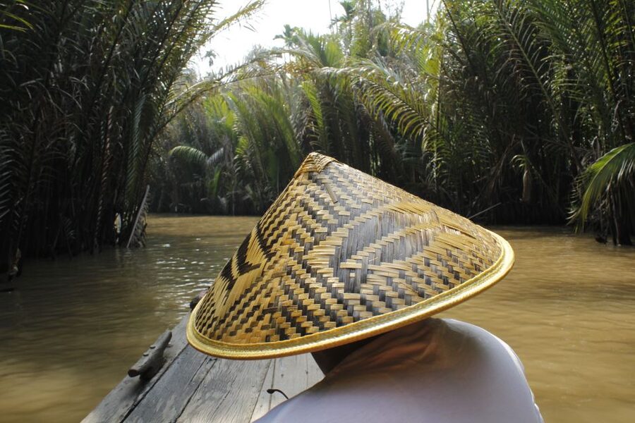 Ho Chi Minh: Full-Day Cu Chi Tunnels and Mekong Delta Tour - Entering the Cu Chi Tunnels