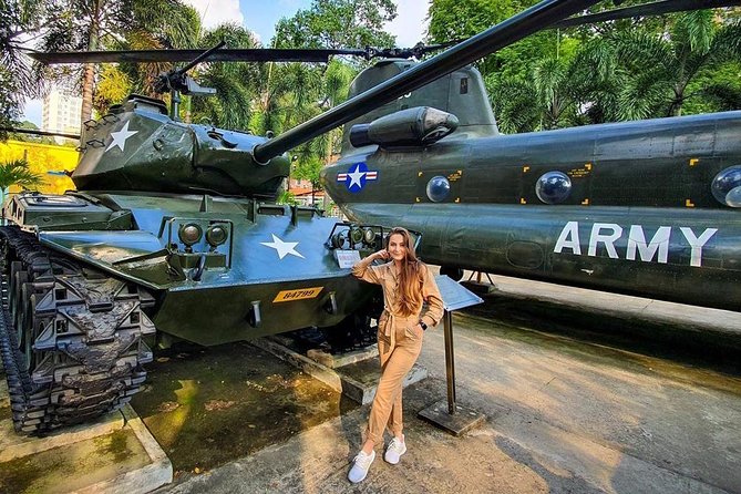Ho Chi Minh Most Historical Spots & War Museum Tour (Private & All-Inclusive) - 9:00 a.m. hotel pickup and the city drive