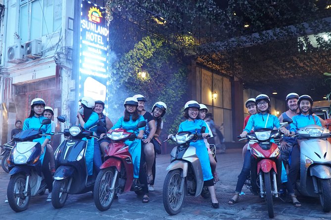 Ho Chi Minh Night Tour by Motorbikes with Female Rider | KissTour - Stop three: Ho Thi Ky Flower Market