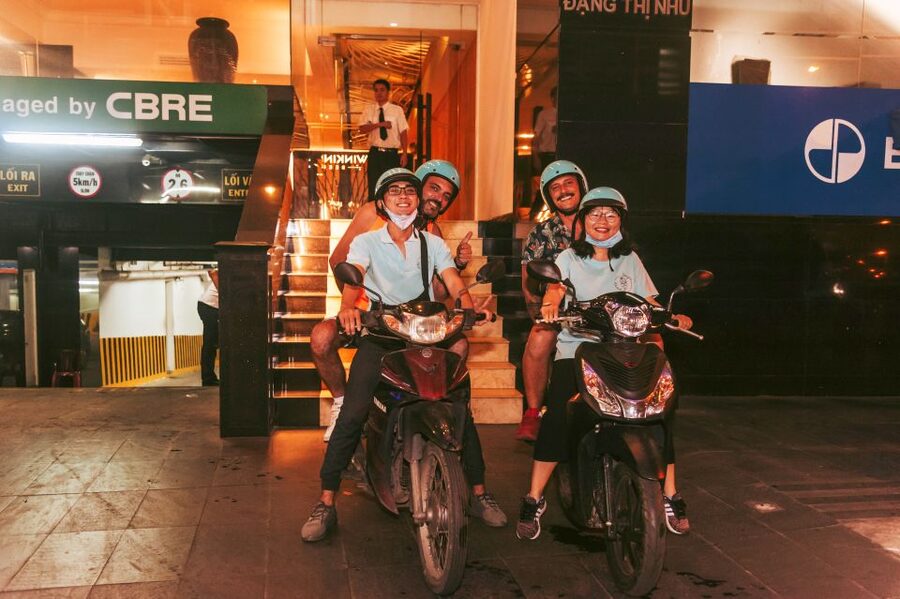 Ho Chi Minh: Private City Tour and Dinner Cruise with Buffet - What you see during the 45 to 60 minute ride