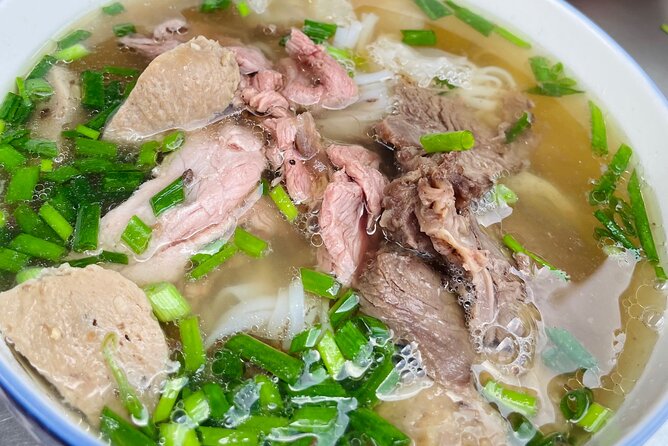 Ho Chi Minh/Saigon Zero Tourist Food Tour - Seven or eight dishes, not one oversized meal