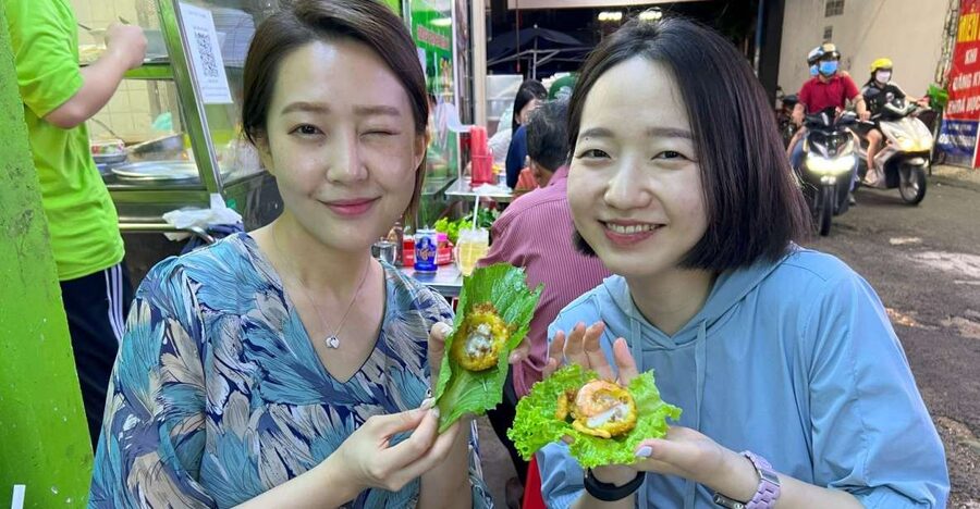 Ho Chi Minh: Street Food Experience in Saigon by Walking - A local approach to bánh mì