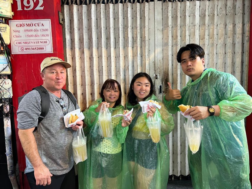 Ho Chi Minh: Street Food Experience in Saigon by Walking - Sweet grilled banana with sticky rice