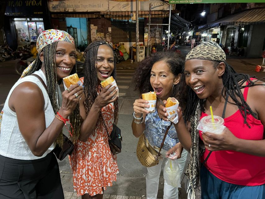 Ho Chi Minh: Street Food Experience in Saigon by Walking - The guide makes the difference