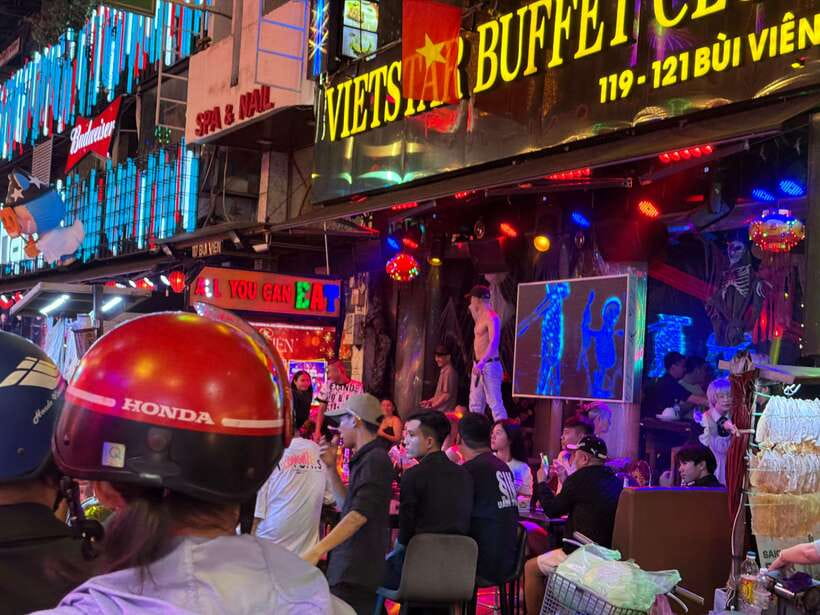 Ho Chi Minh Street Food Private Walking Tour With Good Guide - Walking through alleys and city streets