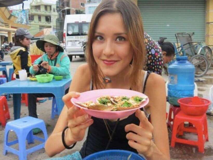 Ho Chi Minh: Tasty Vegan Food and local Beer by Motorbike - The first tastes: vegan bún bò and Saigon flavors