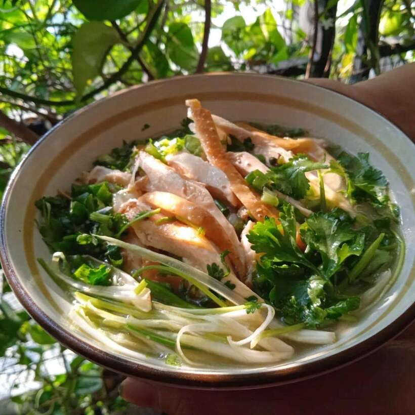 Ho Chi Minh: Tasty Vegan Food and local Beer by Motorbike - Grilled bananas with coconut and a local drink