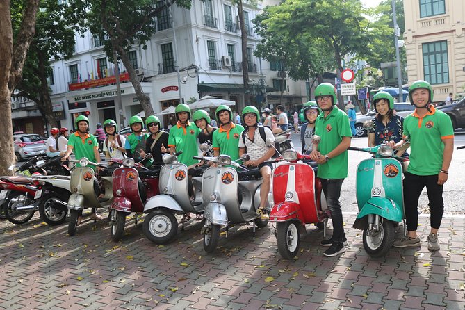 Ho Chi Minh Vespa City Tour 4,5 hours - Ho Thi Ky Flower Market in District 10