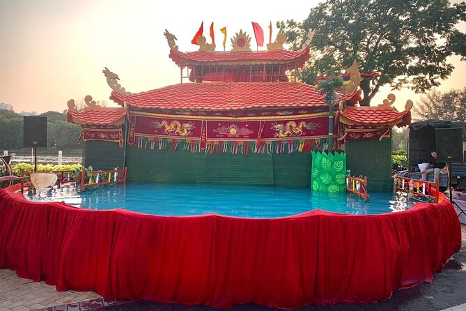 Ho Chi Minh : Water Puppet Show - Village life with buffalo, frogs, and ducks