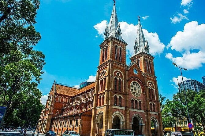 Jeep tour Sai Gon Private half day culture and history tour - Colonial Saigon and the Independence Palace area