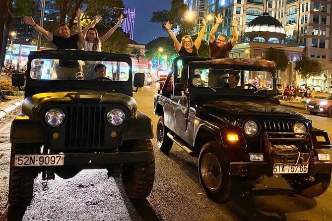 Jeep Tour Saigon By Night : FRESH SEAFOOD, STREET FOOD & SKY BAR - Why Saigon works so well after dark