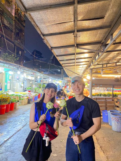 KISSTOUR| Saigon By Night & Street Food Tour on Motorbike - The Flower Market That Runs Around the Clock