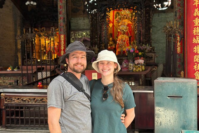 Layover Tour in Ho Chi Minh - Ba Thien Hau Temple and Cho Lon