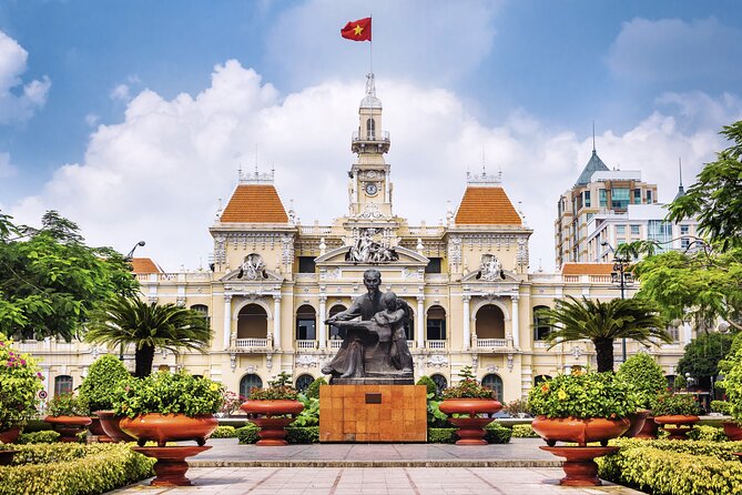 Layover Tour in Ho Chi Minh - Vietnamese lunch after the museum