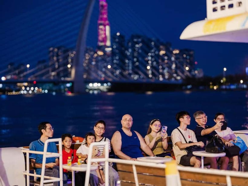 Lively Saigon River Sightseeing Cruise + Guided Walking Tour - Sunset at 6:00 PM or neon lights at 9:00 PM