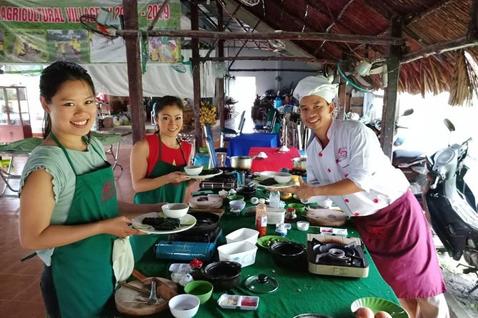 Market to Farm to Table Cooking Class in saigon - Reading Saigon Through a Wet Market