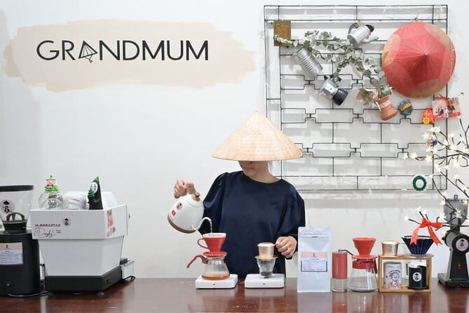 Mastering Egg Coffee-Course on 4 traditional types of Viet coffee - What Long and Sarah add to the class
