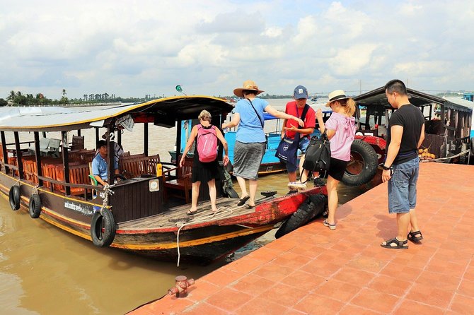 Mekong Delta Discovery Tour from Ho Chi Minh - The short rowing-boat ride