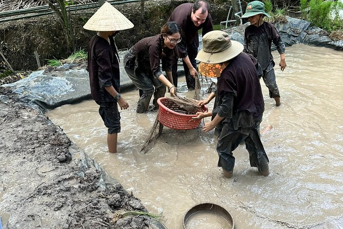 Mekong Delta Homestay Explore Nature 2-Day Family Tiny Garden - A small group and a homestay room