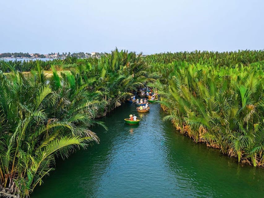 MeKong Delta Tour 1 Day - Cruising the Tien River past fish rafts